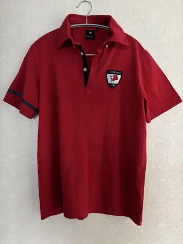 VICTORINOX 빅토리아닉스 빨간색 피케 셔츠 M 사이즈