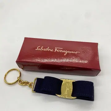 @Salvatore Ferragamo 네이비 리본 키링