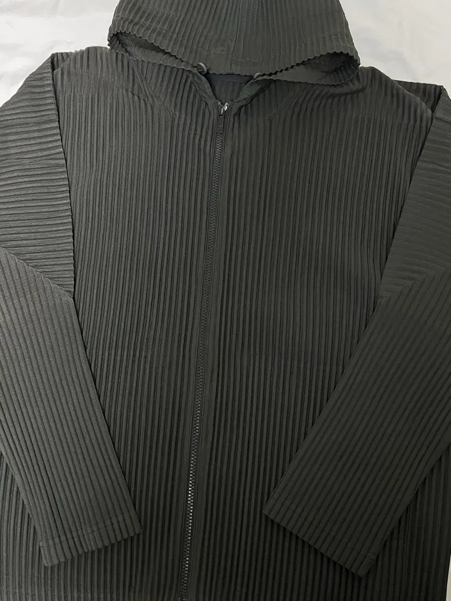 [3] Issey Miyake Homme Plissé Hooded Zip-Up Khaki