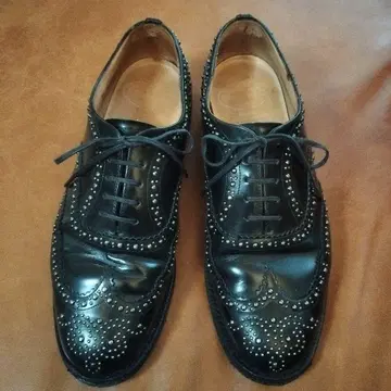 처치 바우드 블랙 스터드 드레스 신발 가죽 신발 크로켓 & 존스