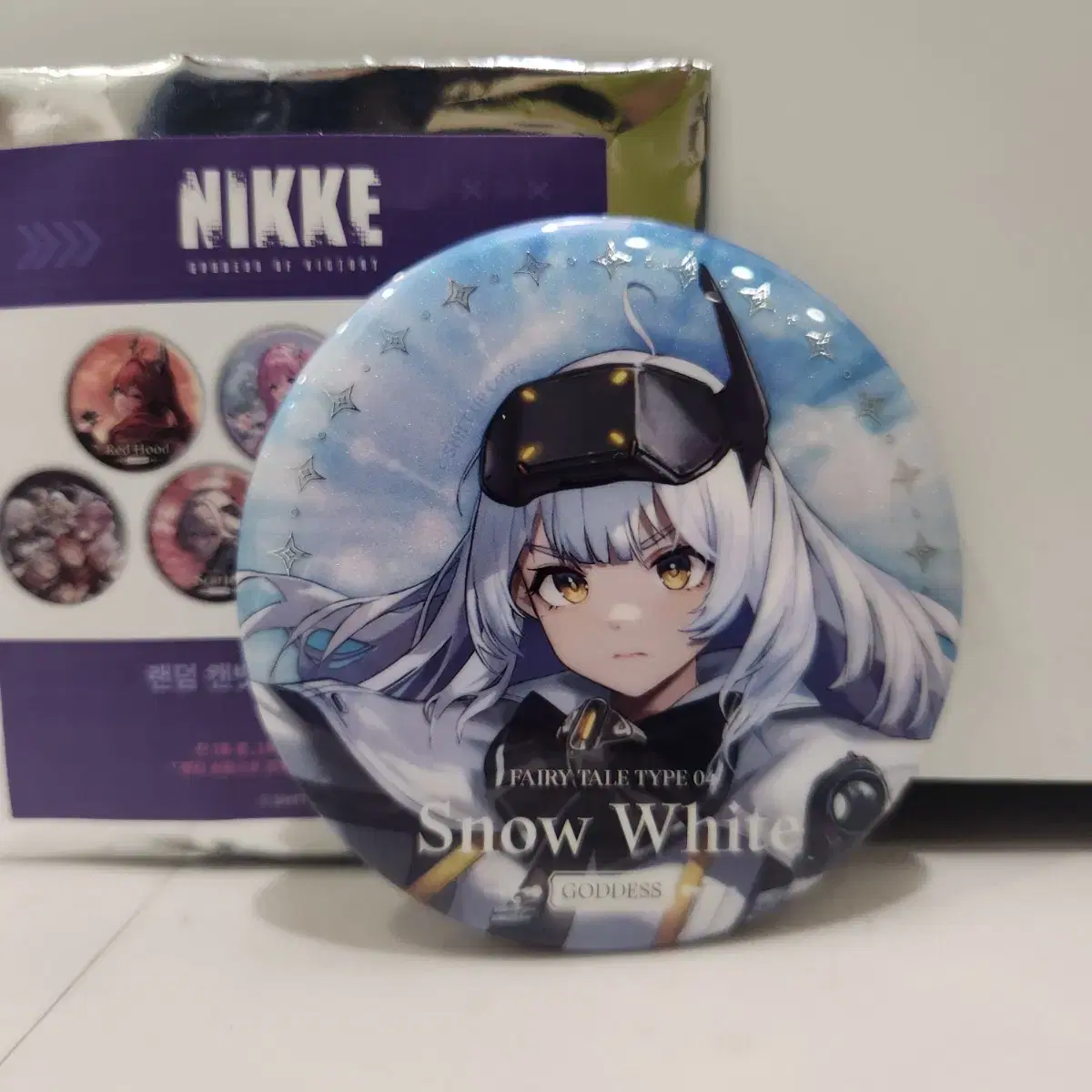 (새상품)승리의여신 니케 스노우화이트 캔뱃지 NIKKE