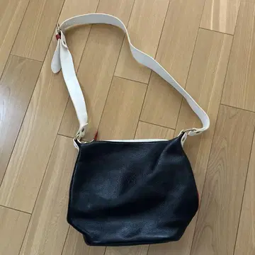 일비종떼 숄더백