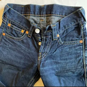 Levis 버튼 로우라이즈 28인치 플레어 컷 데님 청바지