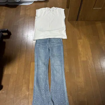 베이지 쉬폰 탑과 데님 팬츠 세트