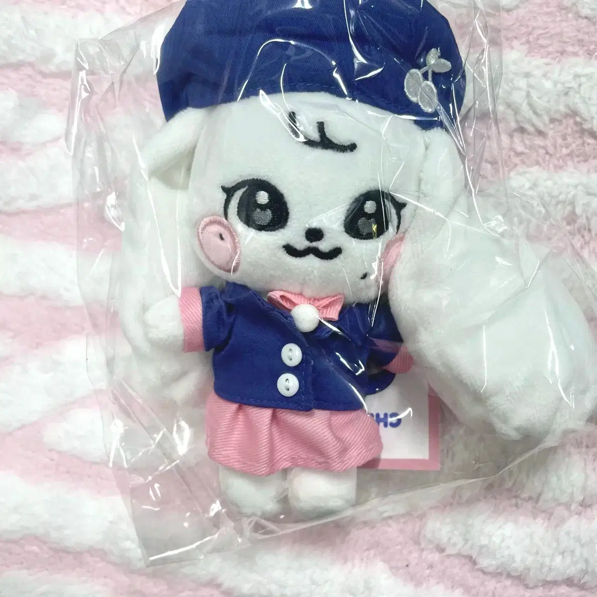 Ive minive School Plush Keyring Wonyoung Cherry version