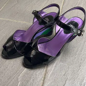 ANNA SUI 안나수이 샌들 나비 보라색 블랙 멜리 제인 에나멜