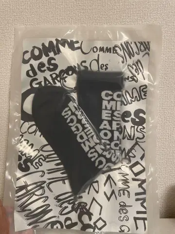 꼼데가르송 로고 블랙 삭스