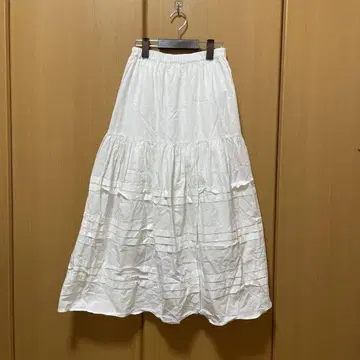 유나이티드 애로우즈 화이트 티어드 롱 스커트 36 사이즈