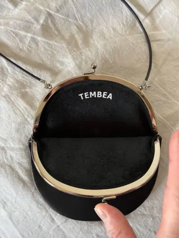 TEMBEA 블랙 가죽 가마구치 숄더백 미사용품
