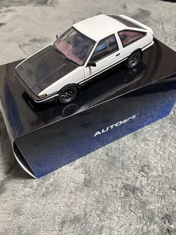 AUTOart 도요타 스프린터 트레노 (AE86) 1:18
