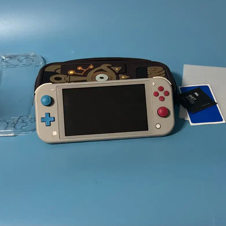 Nintendo Switch Lite Pokémon Zacian and Zamazenta Edition on