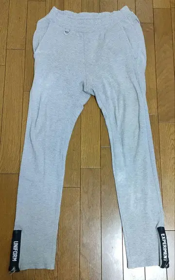 Uniform Experiment 스웨트 팬츠 1