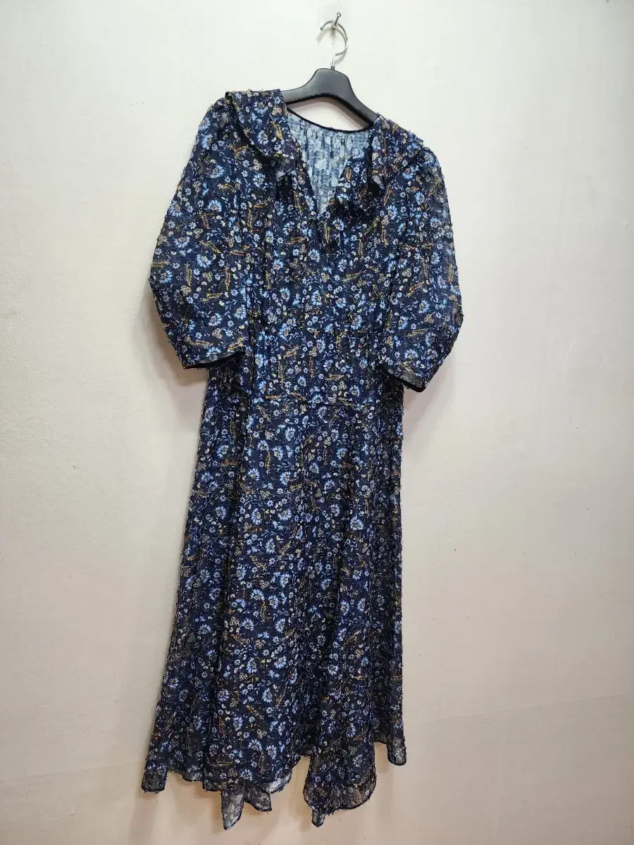 Sisley Flower Frill Kara Long Onepiece