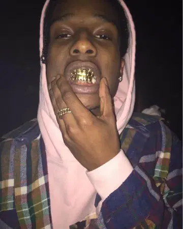 asap rocky 착용 색상 다른 misbhv 후드티
