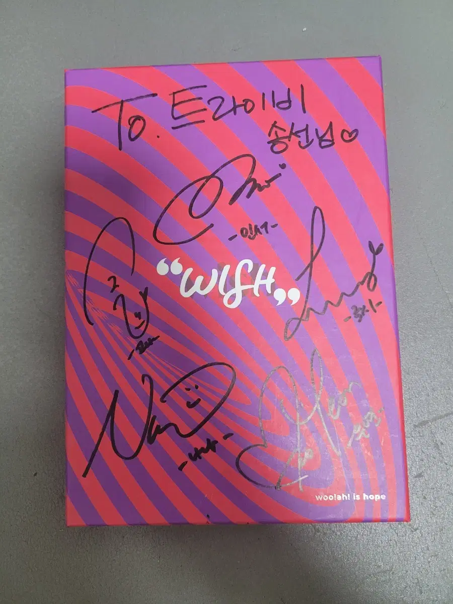 woo!ah! Autographed Message Album (Not for Sale)