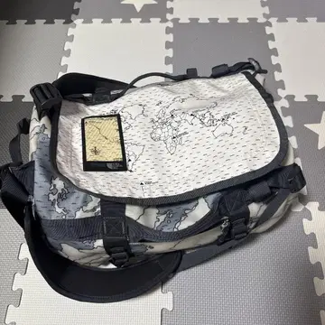 노스페이스 지도 패턴 백