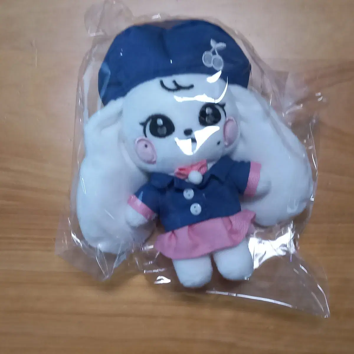 아이브 미니브 팝업 스쿨룩 체리 인형 키링
