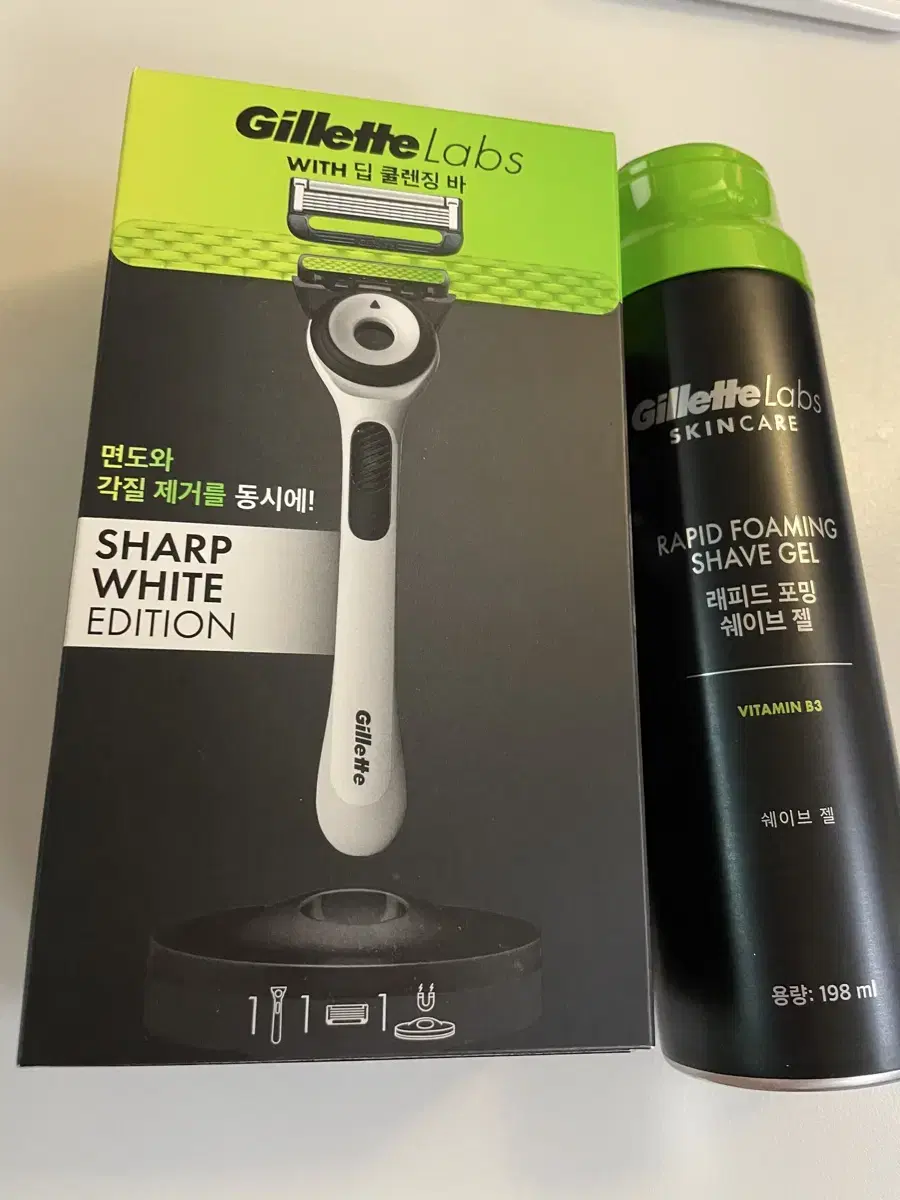 질레트 랩스 샤프 화이트에디션 면도기 젤 세트
