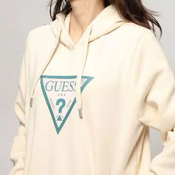 GUESS 후드 부착 후드티 크림색
