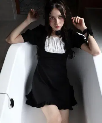 TITIY&CO 셔링 퍼프 미니 원피스 블랙