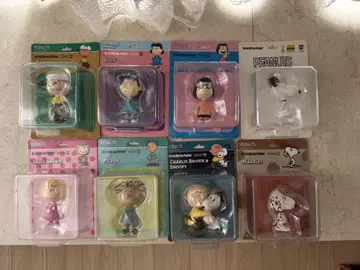 PEANUTS 울트라 디테일 피규어 8종 세트