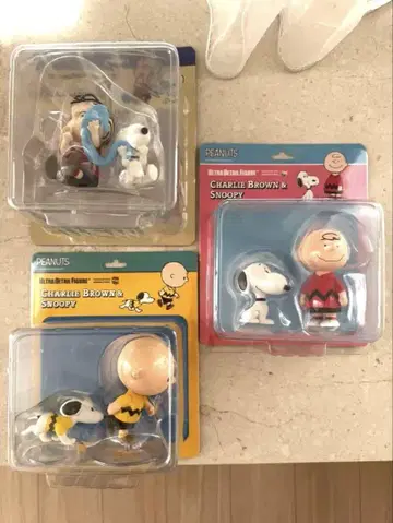PEANUTS 찰리 브라운 & 스누피 피규어 3개 세트