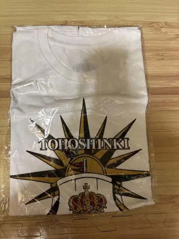 TOHOSHINKI & 기사 디자인 티셔츠 세트