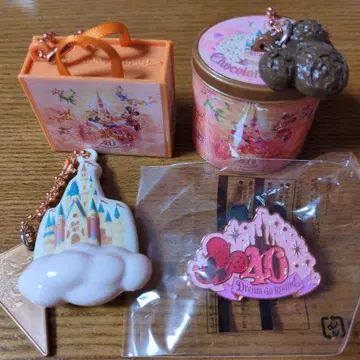 디즈니 40주년 가챠 & 핀 배지