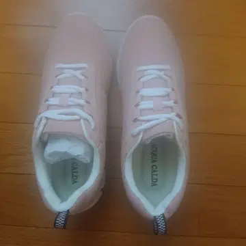 핑크 심플 스니커즈