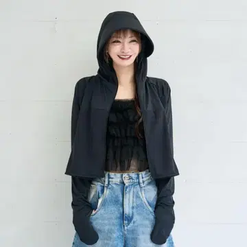 나루세 아이리 씨 차광 후드티