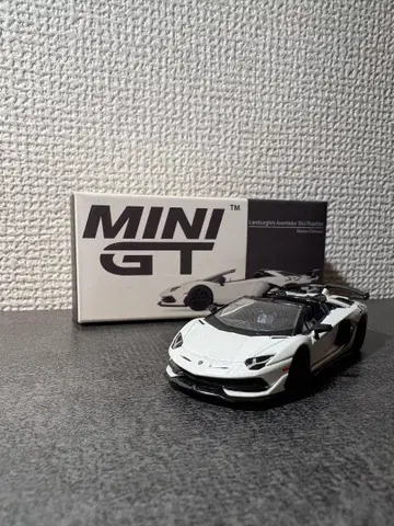 아벤타도르 SVJ 로드스터 1/64 미니 GT