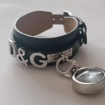 D&G 가죽 팔찌 시계