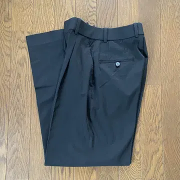 유니클로 턱 와이드 팬츠 블랙 XS