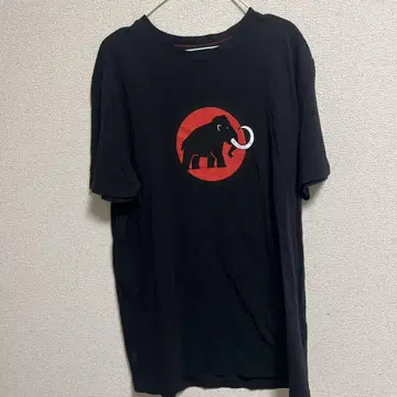 MAMMUT 블랙 티셔츠 코끼리 로고