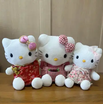 헤이세이 레트로 헬로키티 세트 차이나복 장미 에이프런 봉제 인형