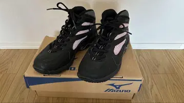 여성용 Mizuno 하이컷 신발 22.5cm 블랙/핑크