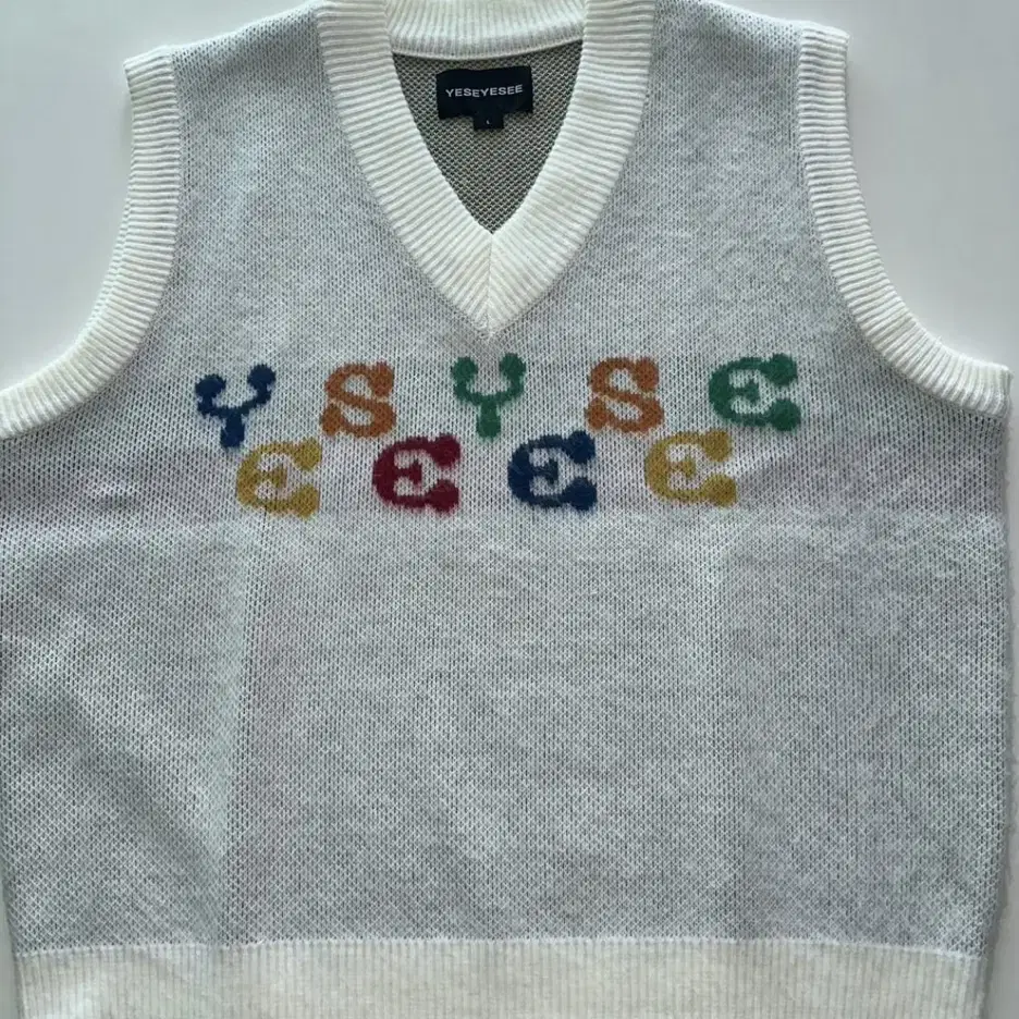 ★2022FW新作★YESEYESEE★Rainbow Knit Vest yeseyesee Rainbow Knit Vest - Cream | International Store