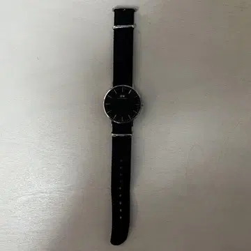 다니엘 웰링턴 36mm 블랙 실버