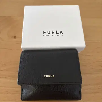FURLA 두겹 지갑 블랙 팔리지 않으면 처분