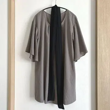 튜닉 그레이지 리본 포함