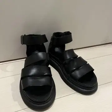 Dr. Martens Clarissa 블랙 샌들 EU38