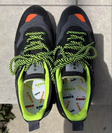 디어도라 diadora 헤리티지 스니커즈 새상품급 27.5