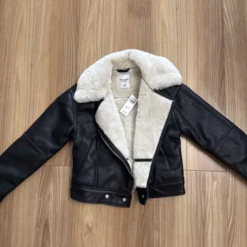 Abercrombie & Fitch 블랙 가죽 자켓 XXS