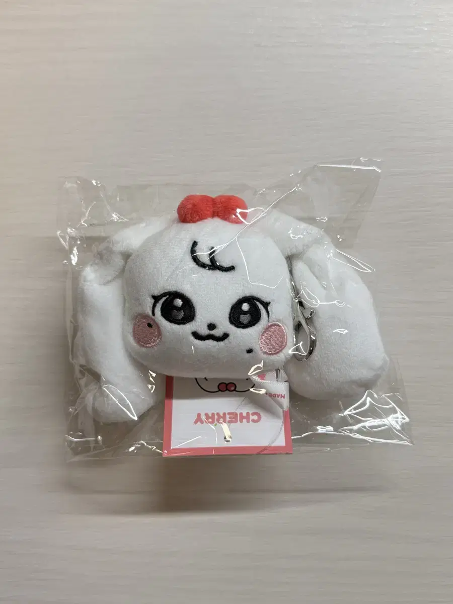 아이브 미니브 팝업 체리 페이스키링 판매