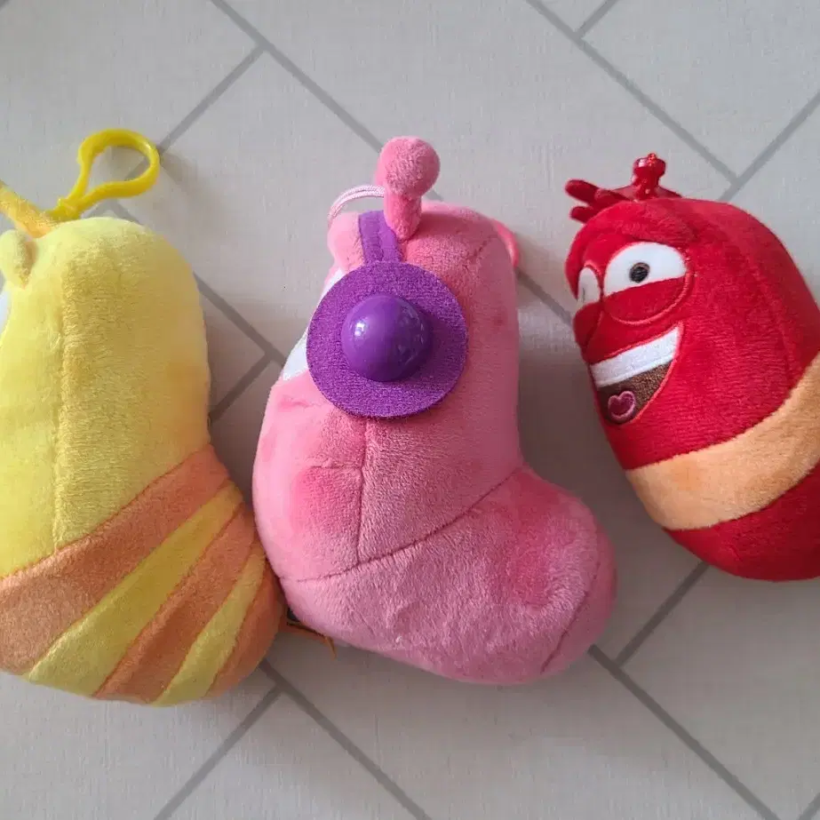 Larva doll 3-piece set on Bunjang Global Site.