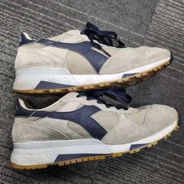 diadora 스니커즈
