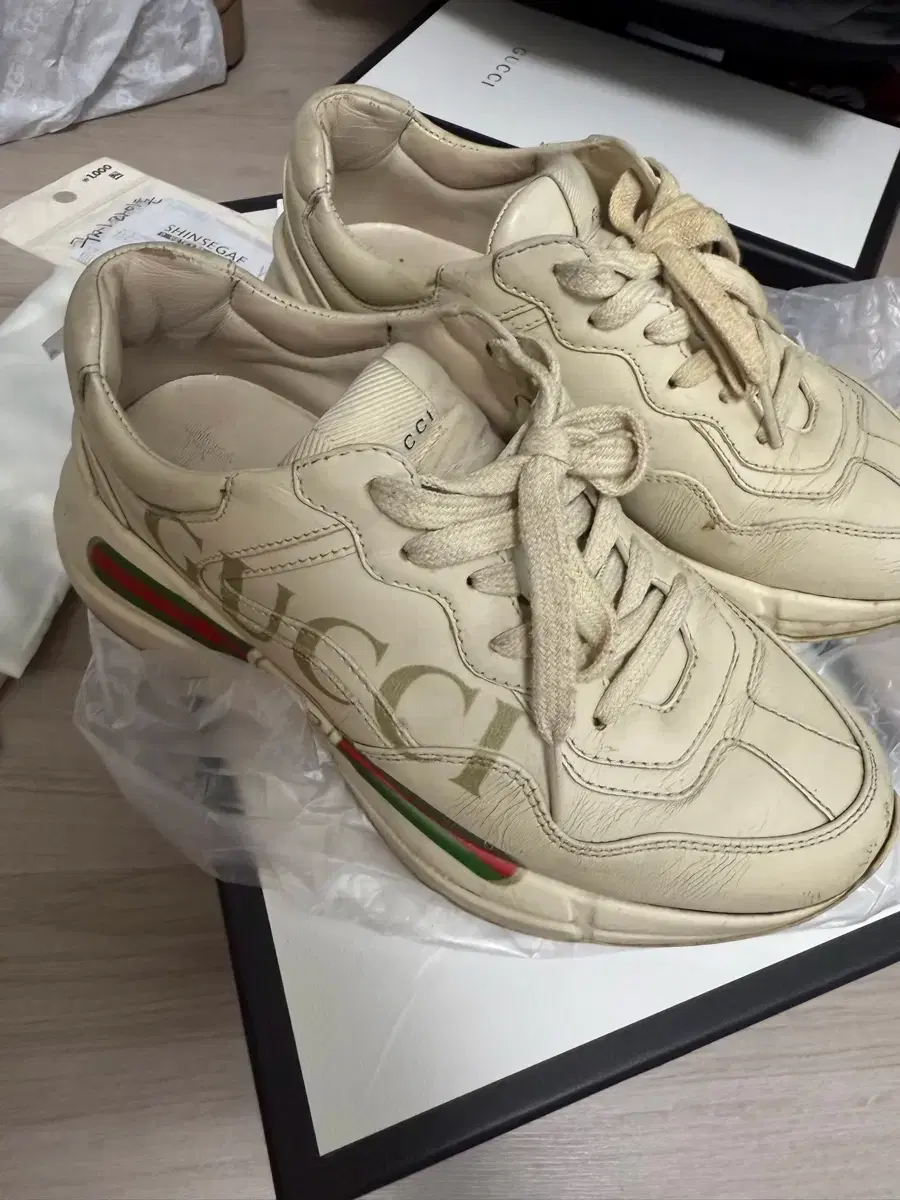 Authentic Gucci Rython Sneakers, size 35 vahn