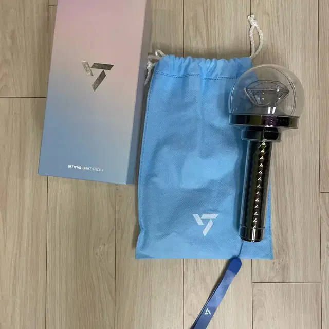 세븐틴 응원봉 뉴뉴럿봉 판매합니다