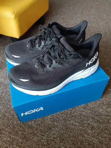 HOKA 호카 클리프톤 8 WIDE 러닝화