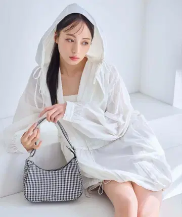 택 포함 새상품 2way 리본 포함 나일론 후드티 화이트